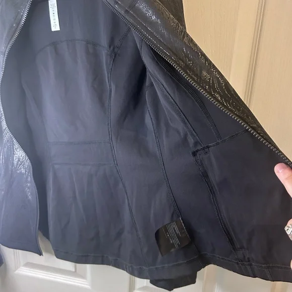 🖤”Lululemon” Black Jacket with Standing Collar and Tailored Fit w/ Pockets🖤 - Picture 11 of 17
